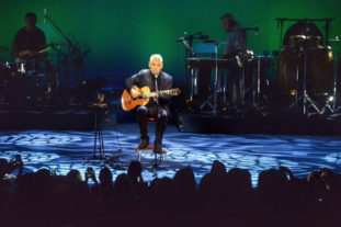 MUSIC_chico-buarque-show-caravanas-2018-05032018090111419 400