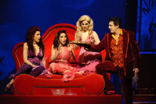 THEATHER_As_Bruxas 400