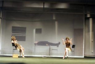 THEATHER_duas-mulheres-teatro-08-594x400