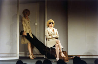 THEATHER_duas-mulheres-teatro-09