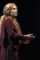 THEATHER_macbethrenata 400